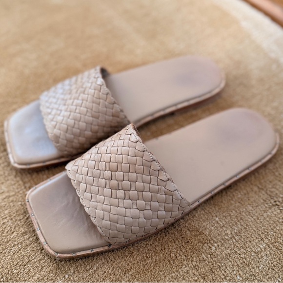 Freda Salvador Beige Tan Woven Slide Sandals Size 8.5 - Picture 2 of 4